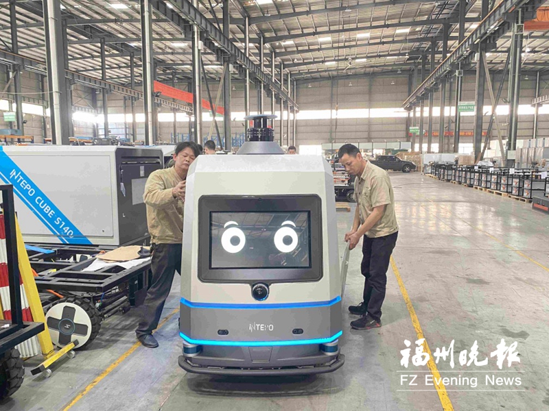 必一智能運動科技：充電10分鐘續航70公里移動充電機器人亮相福州(圖2)
