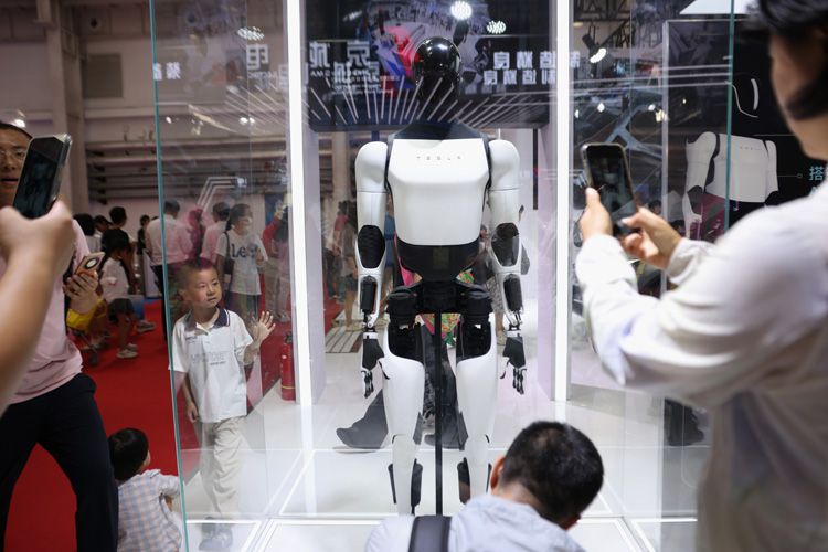 2024世界機(jī)器人大會“人模人樣”機(jī)器人秀絕技(圖5)