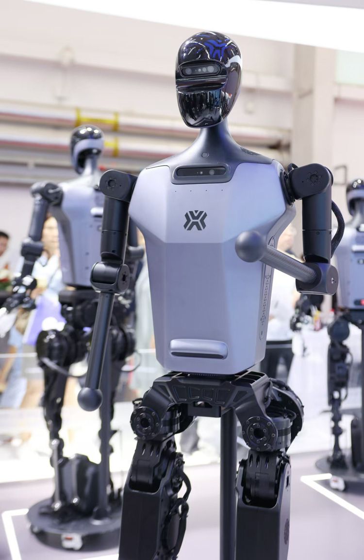 2024世界機(jī)器人大會“人模人樣”機(jī)器人秀絕技(圖2)