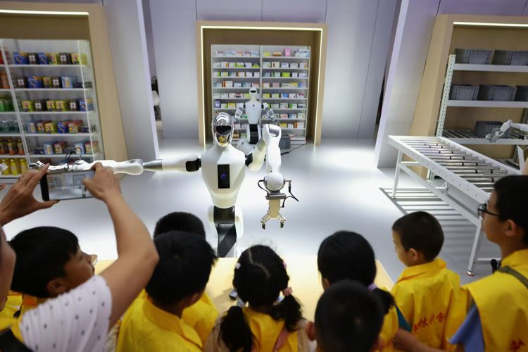 2024世界機(jī)器人大會“人模人樣”機(jī)器人秀絕技(圖8)