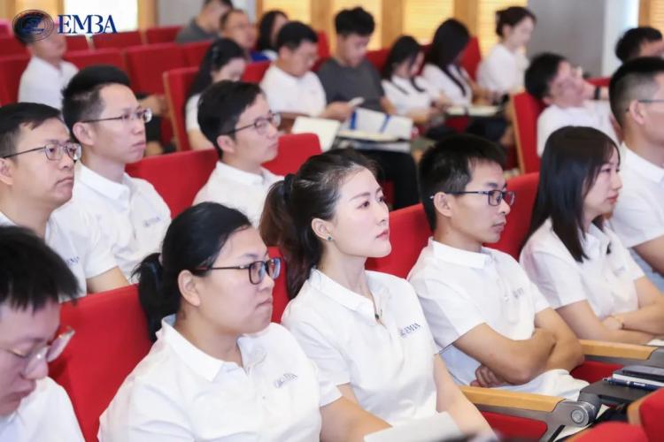 必一運動：中國工程院院士陳學東教授為華科大EMBA2024級新生講授《智能移動機器人技術(圖5)