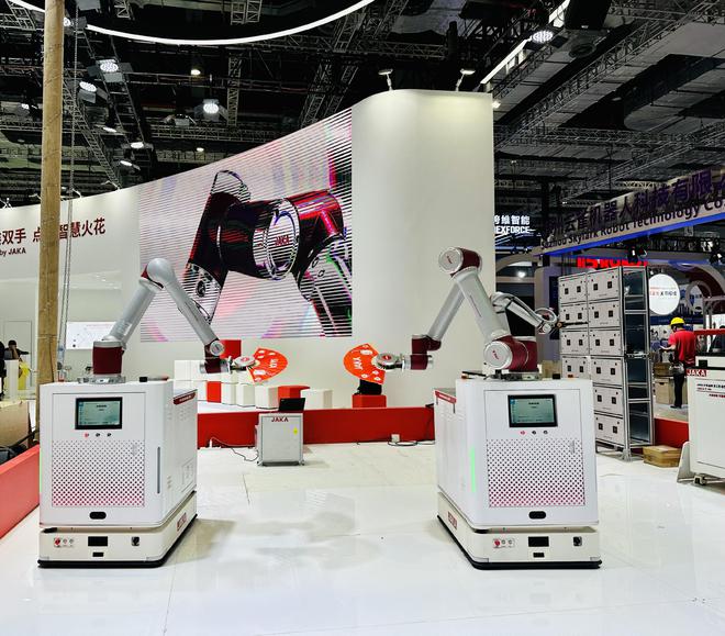 必一運動：全球首發！節卡機器人JAKAMAX系列工業協作機器人獲2024CIIF大獎(圖3)