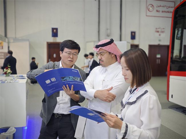 組團(tuán)出海亮相迪拜卓視智通AI產(chǎn)品閃耀I(xiàn)TSWorldCongress2024(圖4)