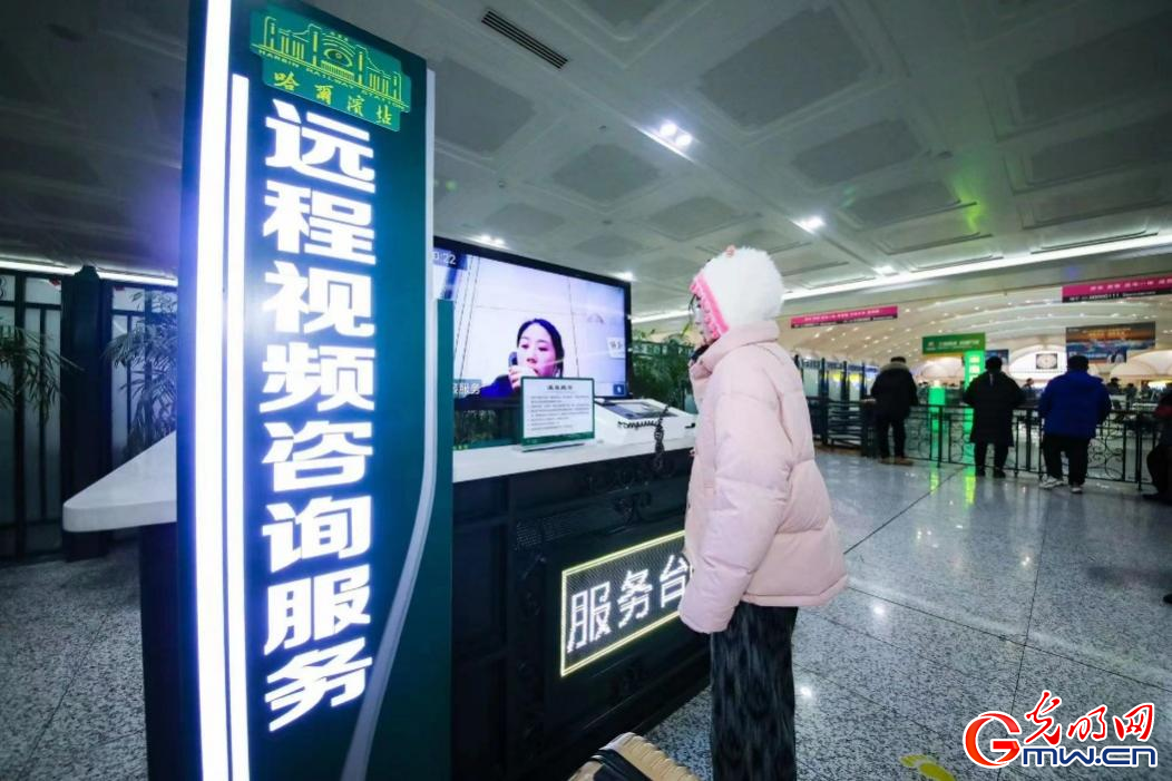 必一運動科技：【春運新觀察】充電島、智能服務機器人、移動水吧……新舉措溫暖春運路(圖5)