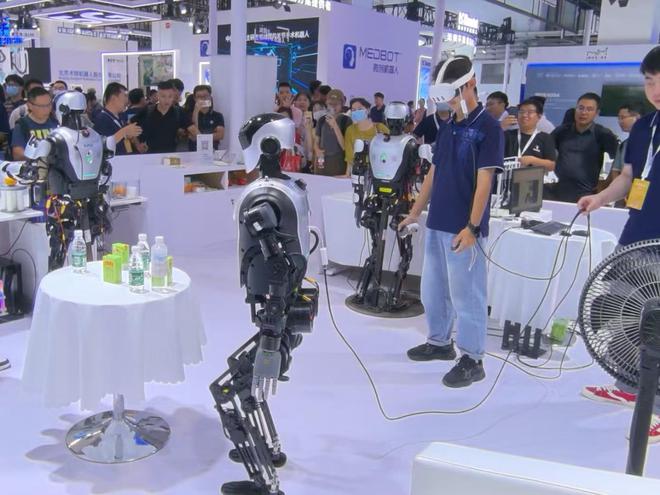 必一智能運(yùn)動(dòng)科技：實(shí)探2024世界機(jī)器人大會(huì)：人形機(jī)器人各顯身手(圖3)